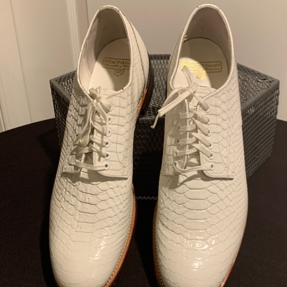 Stacy Adams White Textured Men's Shoes - Picture 1 of 3